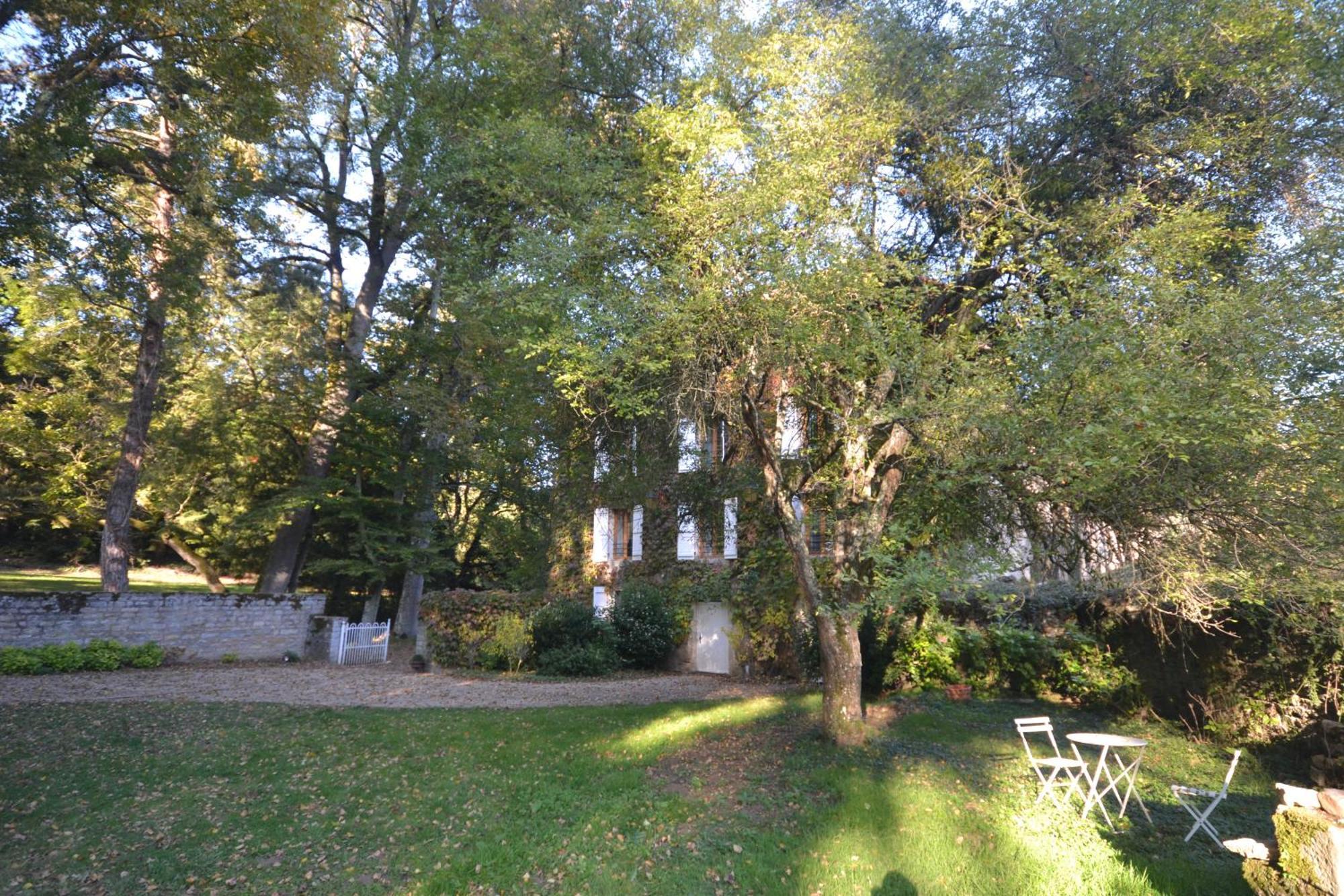 Le Domaine De Moroges Bed & Breakfast Bagian luar foto